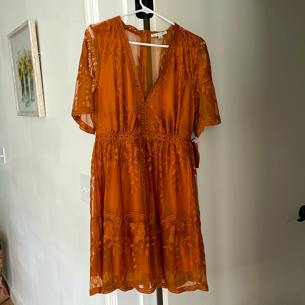 Bella Ella dress never worn burnt orange size M